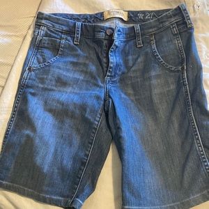 H H Bermuda style jeans